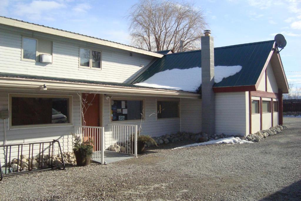 Ypc Fitness & Accomodations Invermere Kültér fotó