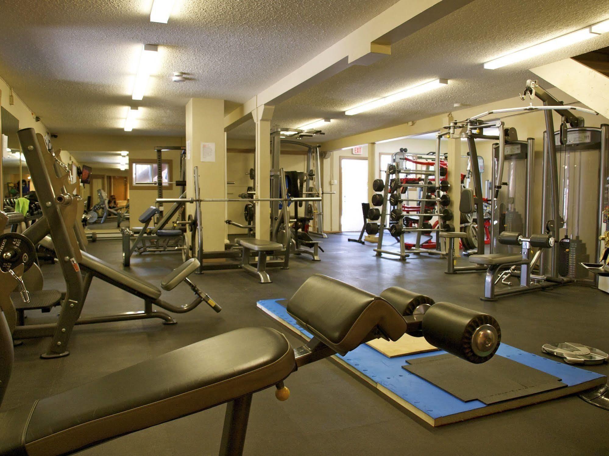 Ypc Fitness & Accomodations Invermere Kültér fotó