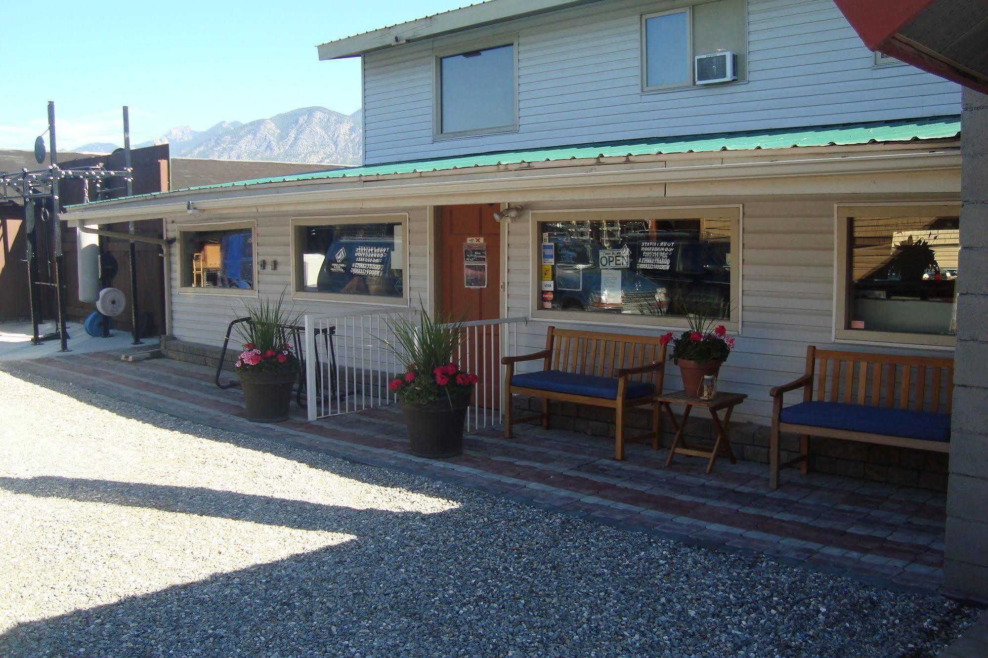 Ypc Fitness & Accomodations Invermere Kültér fotó